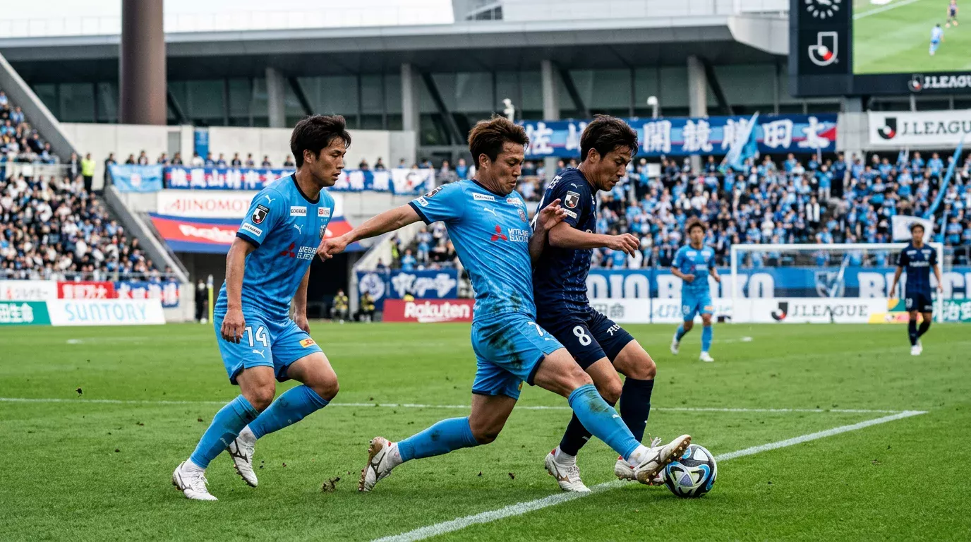 Jugadores del Machida Zelvia con camiseta azul en pressing alto durante un partido de la J1 League